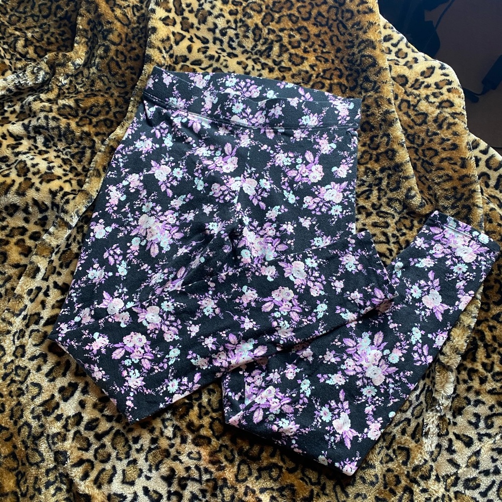 Victoria’s Secret floral leggings
